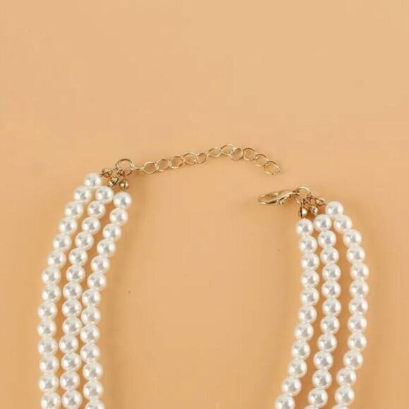 New Faux Pearl Triple Layer Claw Clasp beaded white anklet bracelet for bridal - Picture 5 of 7